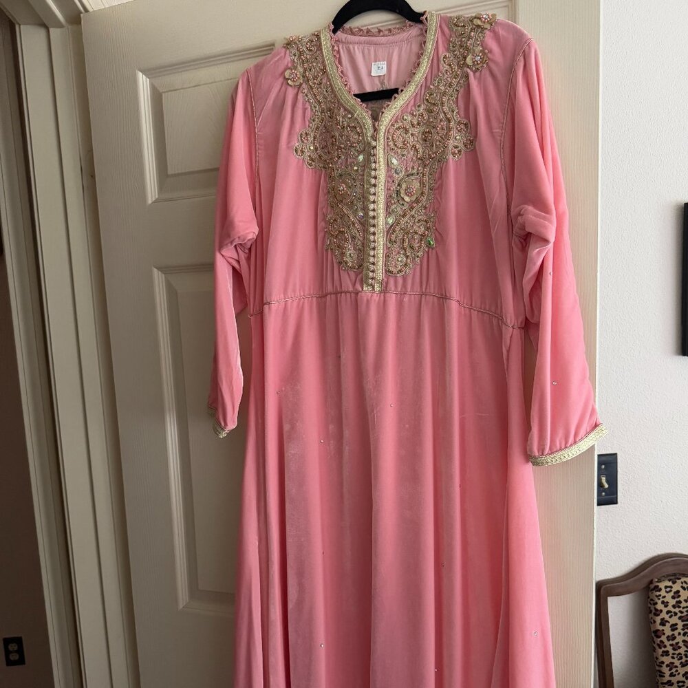 VELVET ROSE AND GOLD KAFTAN